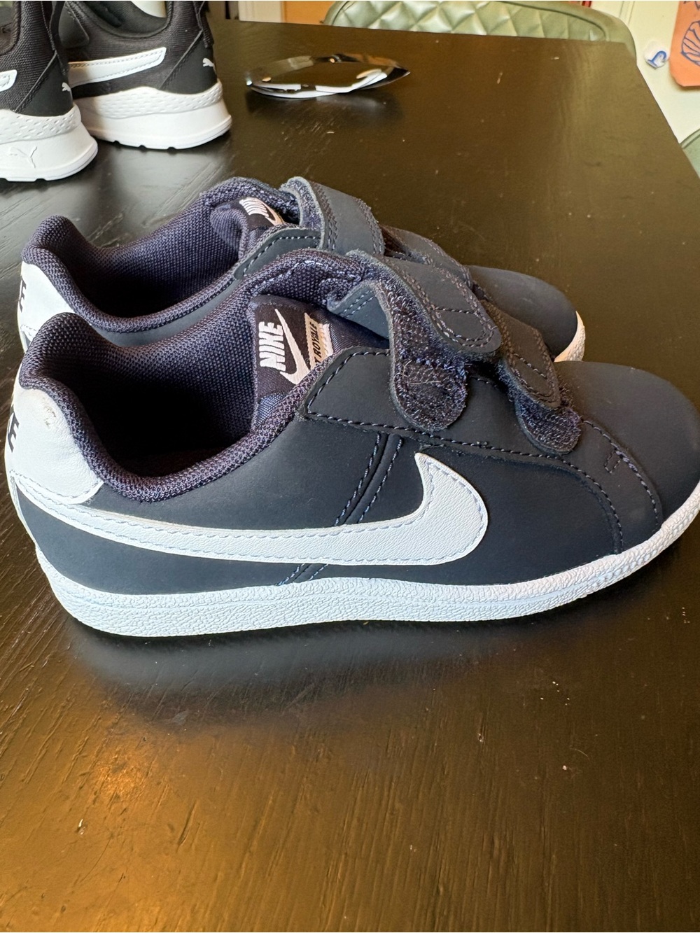 Nike Kids Navy and White Velcro Low-Top Sneakers